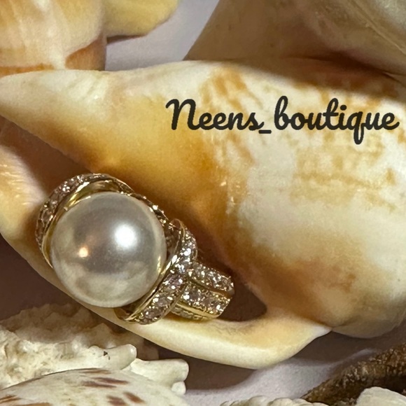 Pearl And CZ Hug Ring - Picture 3 of 5